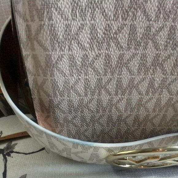 Michael Kors Satchel with belt set - Picture 4 of 5